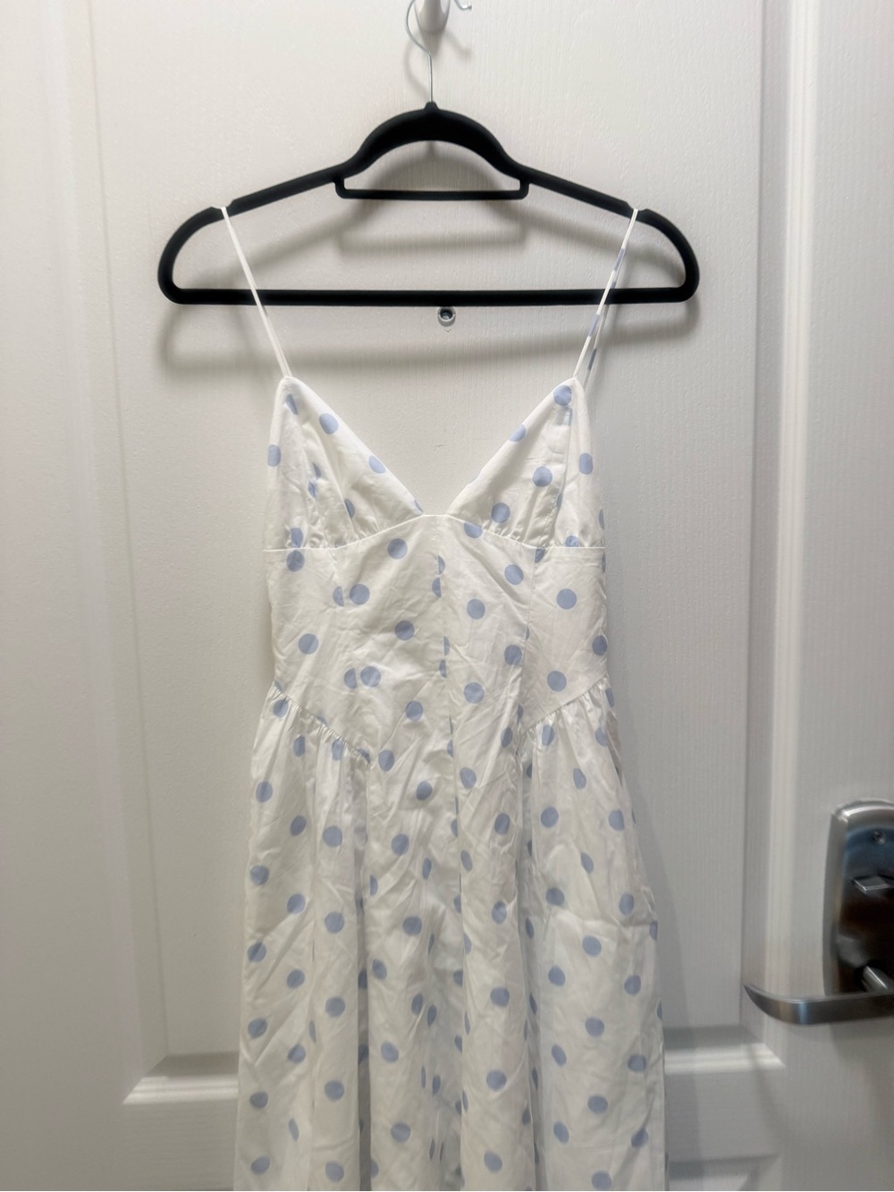 Nia Sydney Polka Dot Sweetheart Neck Midi Dress
In Blue Dots Size S NWT - Picture 6 of 8